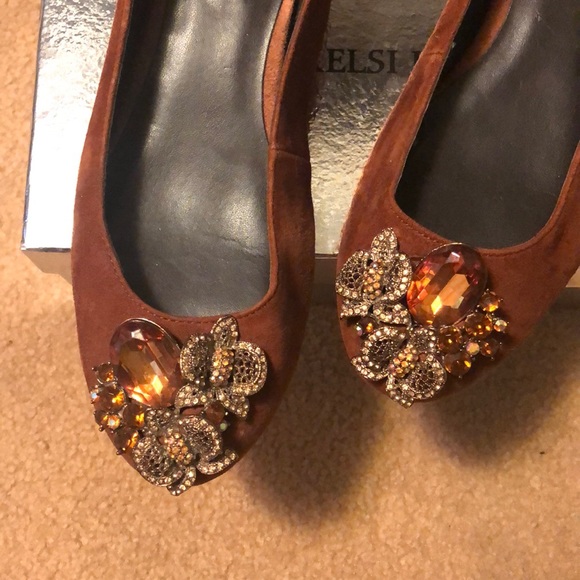 Brown suede flats - Picture 3 of 3